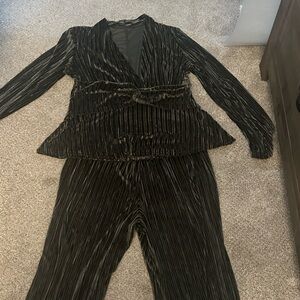 Elegant Green Velvet Women's set